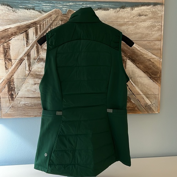 NWOT Lululemon Down For It All Vest Everglade Green Size 8. - Picture 2 of 4